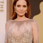 Poze cu Angelina Jolie goala, scoase la vanzare. Ipostaza in care actrita s-a lasat fotografiata