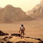 Ridley Scott, regizorul filmului Martianul : Stiam de cateva luni ca este apa pe Marte . Filmul ajunge in Romania pe 2 octombrie