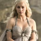 Emilia Clarke, actrita cunoscuta din Game of Thrones, a fost desemnata cea mai sexy femeie in viata