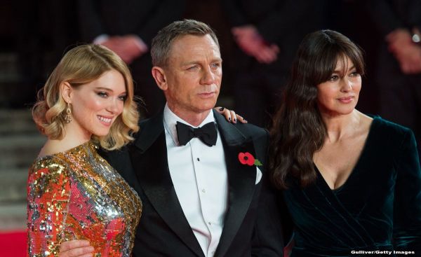 GALERIE FOTO de la avanpremiera de la Londra a filmului Spectre . Daniel Craig a stat la poza alaturi de senzualele fete Bond : Lea Seydoux si Monica Bellucci