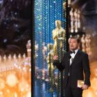 Seara in care Leonardo DiCaprio a devenit regele lumii . Cel mai dur rol din cariera i-a adus si primul Oscar
