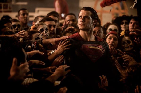 Batman Vs. Superman: Zorii Dreptatii, cel mai bun debut din istorie al unui film cu supereroi. Incasarile uriase inregistrate in primul weekend la nivel global