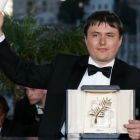 Trei regizori romani, in selectia Festivalului de Film de la Cannes: Cristian Mungiu si Cristi Puiu se lupta pentru marele trofeu Palme d Or