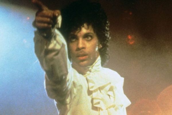 10 filme celebre pe a caror coloana sonora au aparut cantecele nemuritoare ale lui Prince