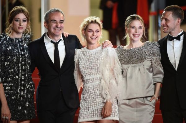 Kristen Stewart, aplaudata timp de 4 minute dupa premiera de gala a filmului Personal Shopper de la Cannes, dupa ce fusese huiduit, initial