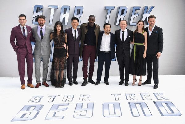 Actorii din noul film Star Trek ajung acolo unde nu a mai ajuns nimeni. Ce a dezvaluit Karl Urban pe covorul rosu
