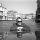 110 ani de la nasterea marelui cineast Luchino Visconti. Primul sau film a fost interzis mai intai de fascisti, apoi de fortele aliate