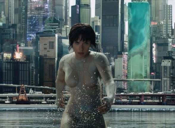Primul trailer pentru Ghost in The Shell . Scarlett Johansson este un cyborg sexy in adaptarea uneia dintre cele mai indragite povesti manga