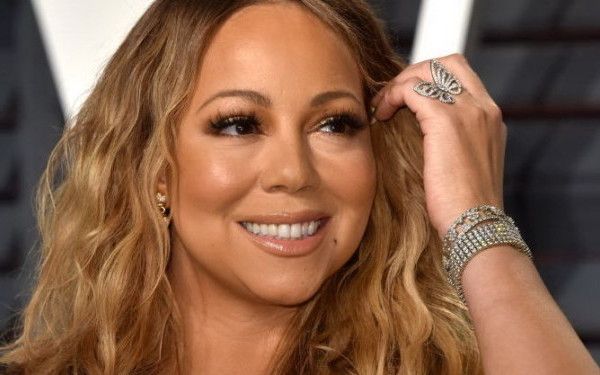 Mariah Carey, gafa vestimentara majora la Oscar 2017. Ce s-a vazut in decolteul ei foarte amplu