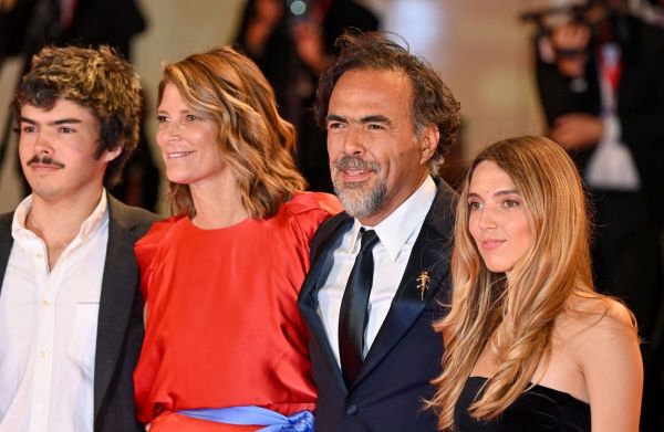 Regizorul spaniol Alejandro Iñárritu și-a adus toată familia la Festivalul de Film de la Veneția