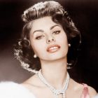 La mulţi ani, Sophia Loren! Cum a arătat diva ecranului la întâlnirea cu Regina Elisabeta a II-a
