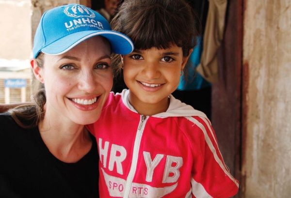 După 21 de ani, Angelina Jolie renunță la rolul său de ambasador ONU