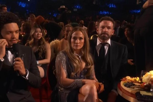 Atitudinea lui Ben Affleck de la gala premiilor Grammy a dat naștere unui meme viralizat