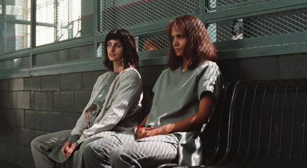 Halle Berry și Penélope Cruz, victime ale forțelor paranormale în Gothika