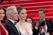 Michael Douglas, flancat de soția și fiica sa, la premierea de la Cannes