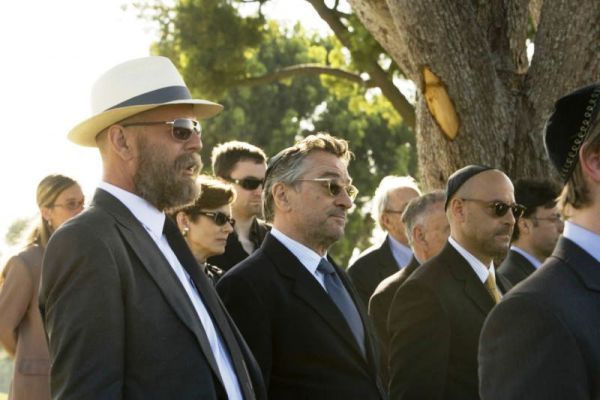 Robert De Niro, Robin Wright și Bruce Willis sunt prinși în Panică la Hollywood