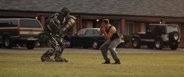 Hugh Jackman, vedeta unui viitor în care boxul se joacă între roboți