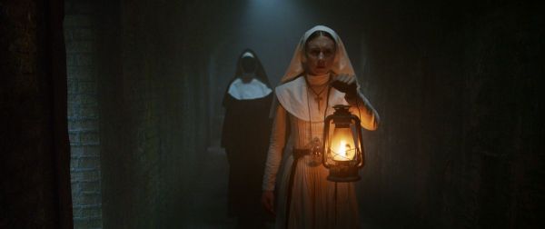 Mistere, umbre și demoni în The Nun, thrillerul horror filmat intergral în România