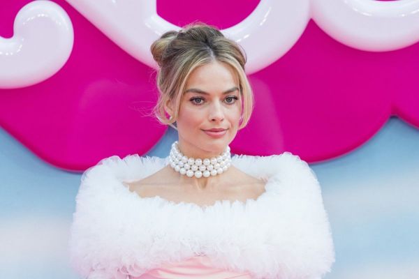 Margot Robbie rupe tăcerea după ce Barbie a fost refuzată la Oscar
