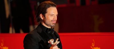 Românul Sebastian Stan a câștigat Ursul de Argint și a menționat România în discursul lui de acceptare