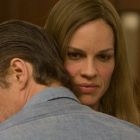 Hilary Swank și Sam Rockwell dezbat Condamnarea