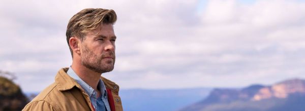 Chris Hemsworth, apariție surpriză la București