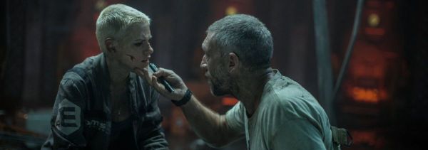 Kristen Stewart și Vincent Cassel trăiesc o aventură la limită Sub ape