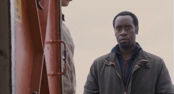 Don Cheadle este Trădătorul în periculosul peisaj al traficului de arme