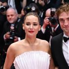 Cannes 2025: Jennifer Lawrence și Robert Pattinson, ovaționați pentru rolurile din Die, My Love