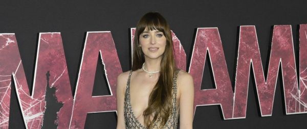 Dakota Johnson nu suferă după despărțirea de Chris Martin