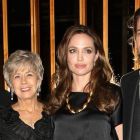 În plin succes, Brad Pitt a suferit o grea pierdere. Mama lui a murit fără să-i vadă nepoții în ultimii 6 ani