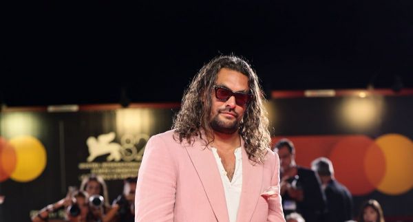 Jason Momoa, cea mai excentrică apariție de la Festivalul de Film de la Veneția