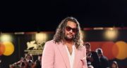 Jason Momoa, cea mai excentrică apariție de la Festivalul de Film de la Veneția