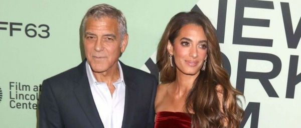 Amal Clooney a făcut senzație într-o rochie mini de 12.000 de dolari