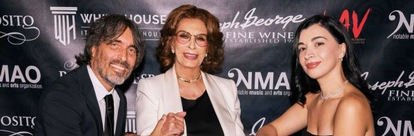 Sofia Loren, radiantă la 91 de ani, la cununia civilă a fiului său de la Geneva