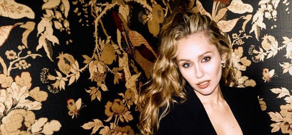 Miley Cyrus, vedeta lui James Cameron pentru Avatar: Fire and Ash