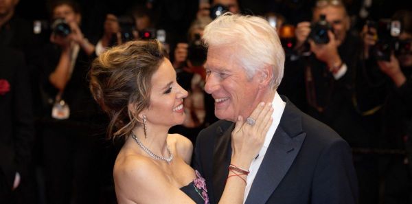 Richard Gere și Alejandra Silva n-au rezistat în Spania și s-au întors în Statele Unite