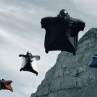 Adrenalină și suspans &icirc;ntr-o cursă contracronometru La limita extremă, după un clasic cu Keanu Reeves și Patrick Swayze