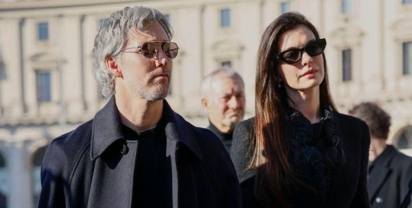 Hollywoodul i-a adus un ultim omagiu marelui Valentino: Anne Hathaway, Olivia Palermo, Liz Hurley