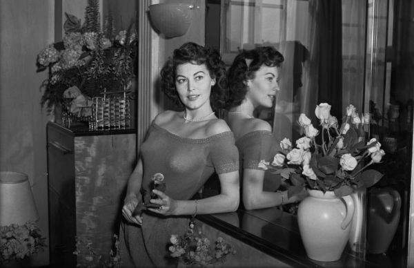36 de ani fără Ava Gardner, cea mai frumoasă femeie din lume, botazată țiganca de la Hollywood
