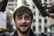 Daniel Radcliffe e fără scăpare &icirc;n Dă din pistoalele, un joc pe viață și pe moarte