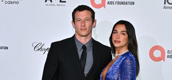 Actorul britanic Callum Turner s-a căsătorit cu c&acirc;ntăreața Dua Lipa