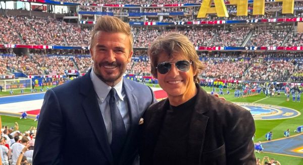 Tom Cruise, guest starul din tribunele FIFA World Cup, alături de David Beckham și Victoria Beckham