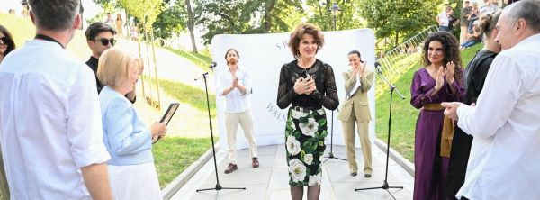 La 75 de ani, actrița franceză Fanny Ardant a cucerit publicul Festivalului de la Sibiu