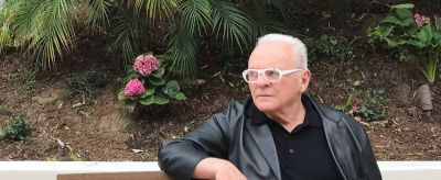 La 88 de ani și după o carieră fabuloasă &icirc;n film, Sir Anthony Hopkins se lansează oficial &icirc;n muzică