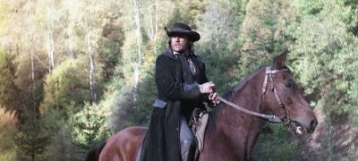 Colierul de turcoaze, filmul &icirc;n care Florin Piersic a jucat pentru prima oară alături de fiul său, Florin Piersic Jr.
