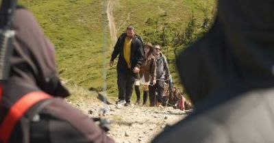 Hai &icirc;n teambuilding cu Smiley, Speak și Augustin Viziru &icirc;n Legații