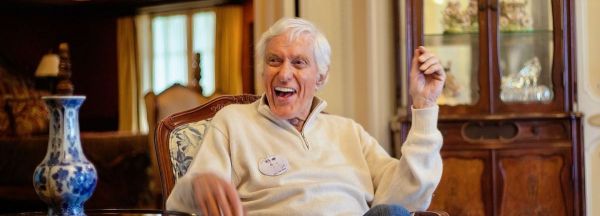 Are 100 de ani și face sport? Legendarul actor uimește cu vitalitatea sa! Care e secretul lui?