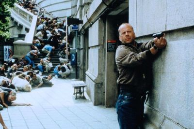 Re&icirc;nt&acirc;lnire cu Bruce Willis &icirc;n Nume de cod: Mercury
