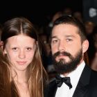 Mia Goth i-a cerut divorțul lui Shia LaBeouf și vrea custodia fiicei lor